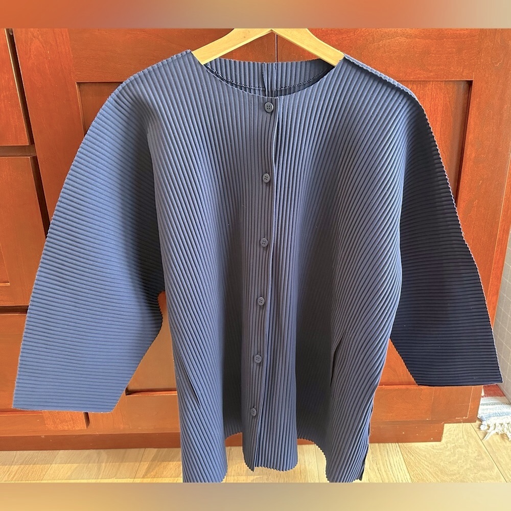 me ISSEY MIYAKE Fine Knit Pleats Cardigan (NWT)
